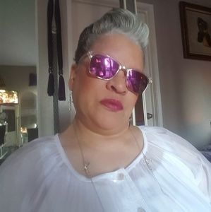 Meet your Posher, Stacy